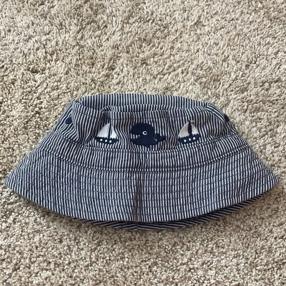 Gymboree Boy Blue White Striped Whale and Seaboat Sea 6-12 Month Hat with Strap